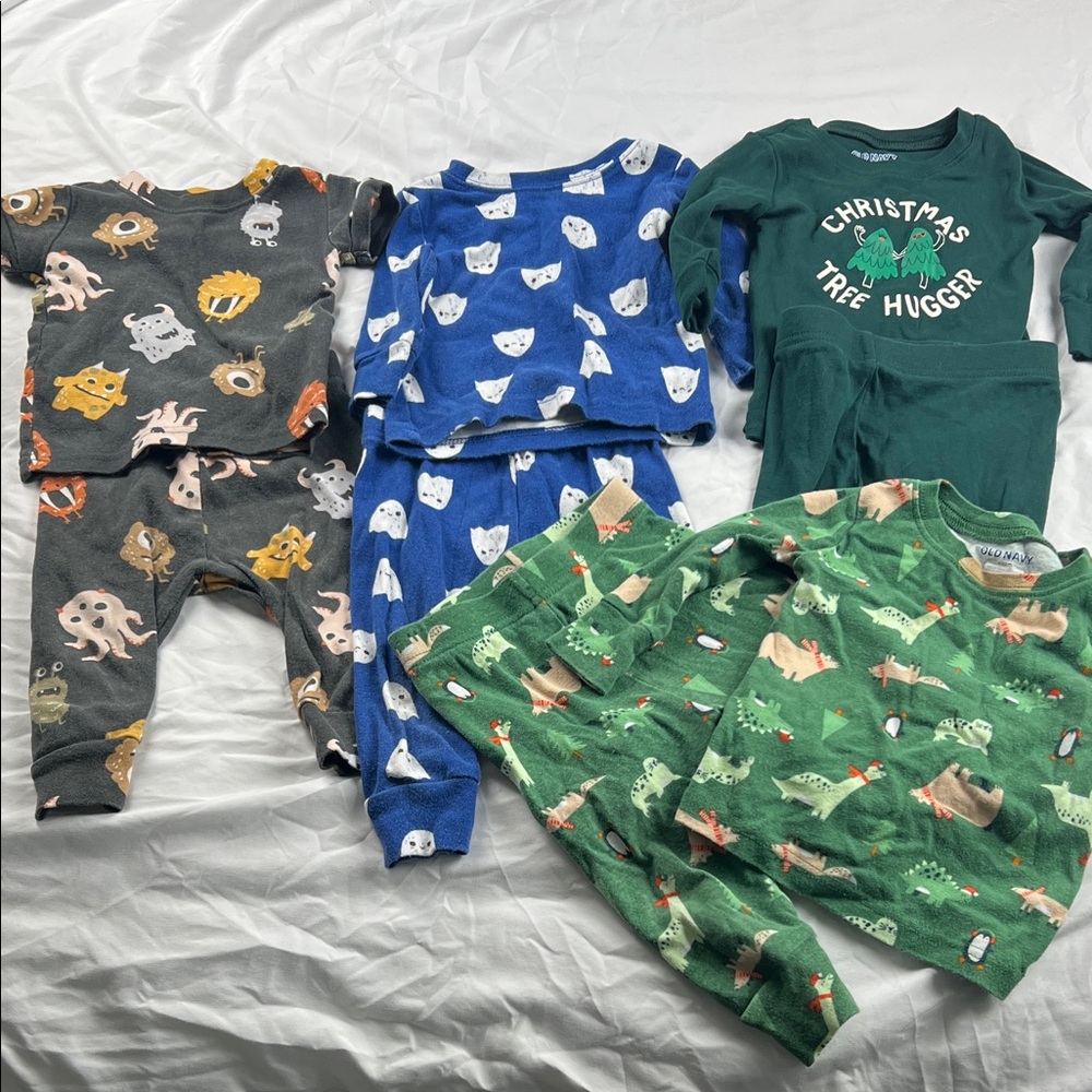 4 Kids Green 'Christmas Tree Hugger' and Patterned Pajama Set - Cozy Sleepwear